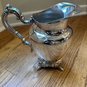 Wm Rogers Silverplate Water Pitcher